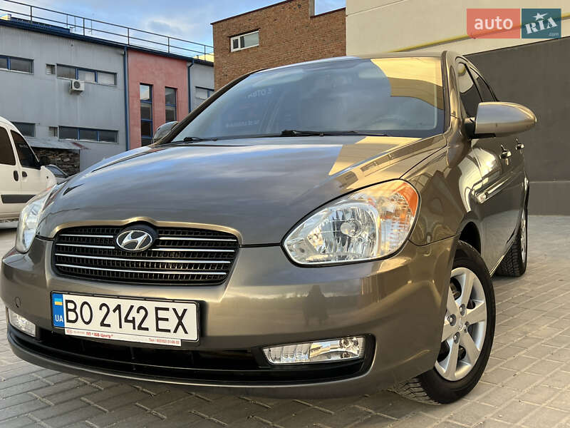 Hyundai Accent (2009)