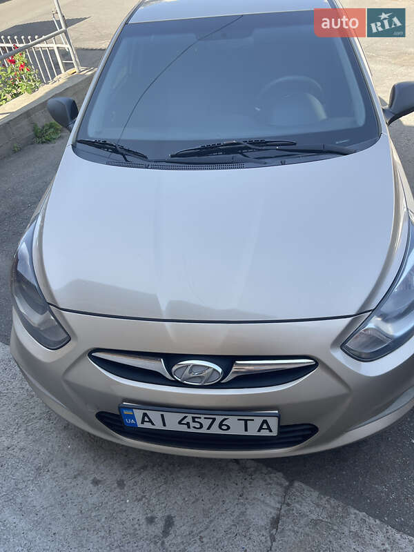 Hyundai Accent (2014)