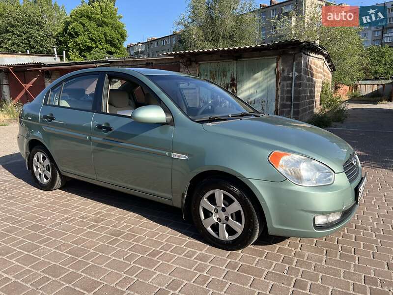 Hyundai Accent (2007)
