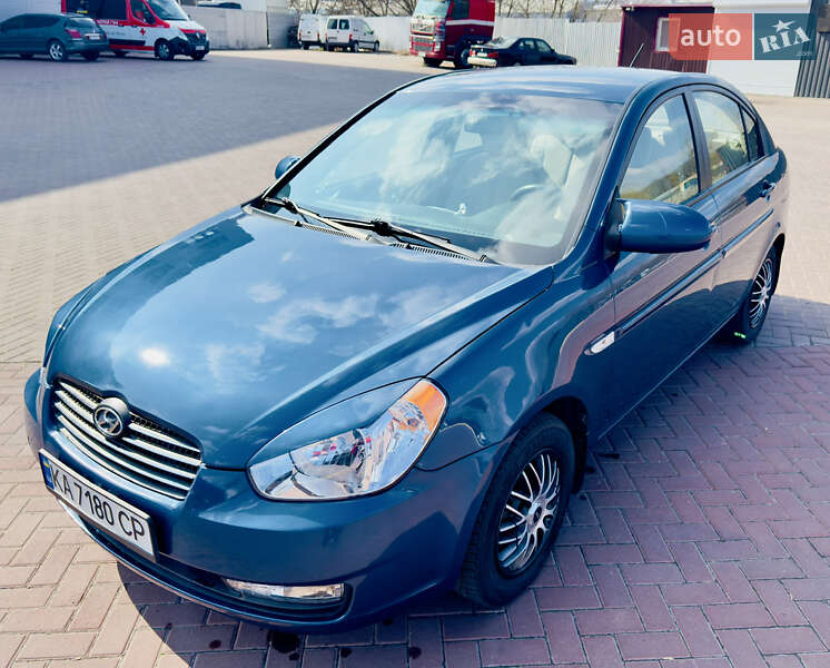 Hyundai Accent (2008)