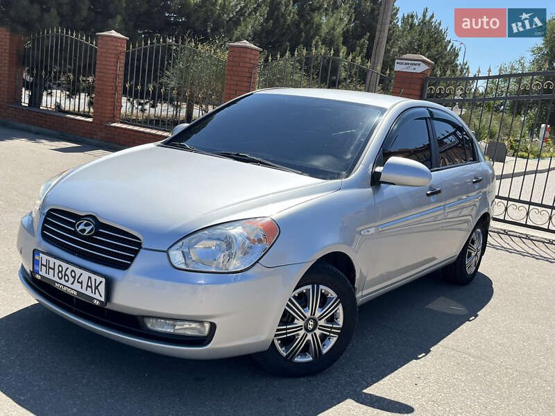 Hyundai Accent (2008)