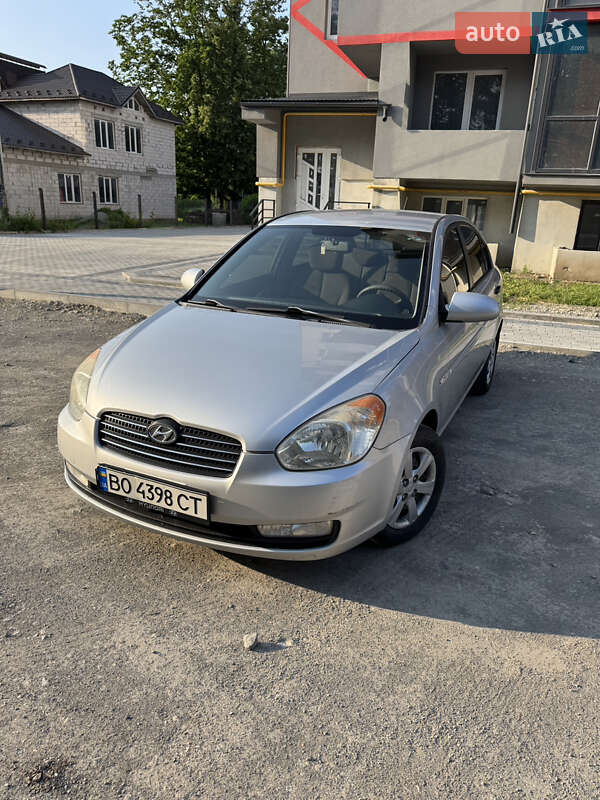 Hyundai Accent (2008)