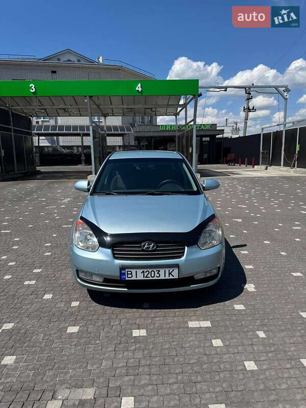 Hyundai Accent (2009)