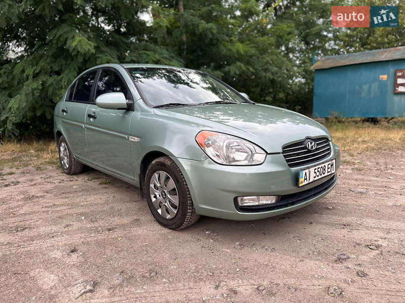 Hyundai Accent (2008)