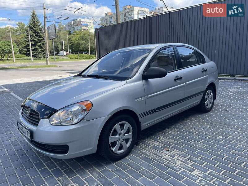 Hyundai Accent (2008)