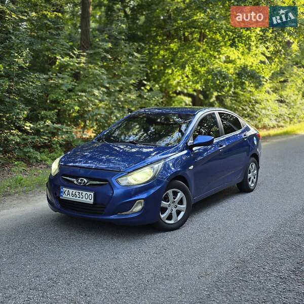 Hyundai Accent (2011)