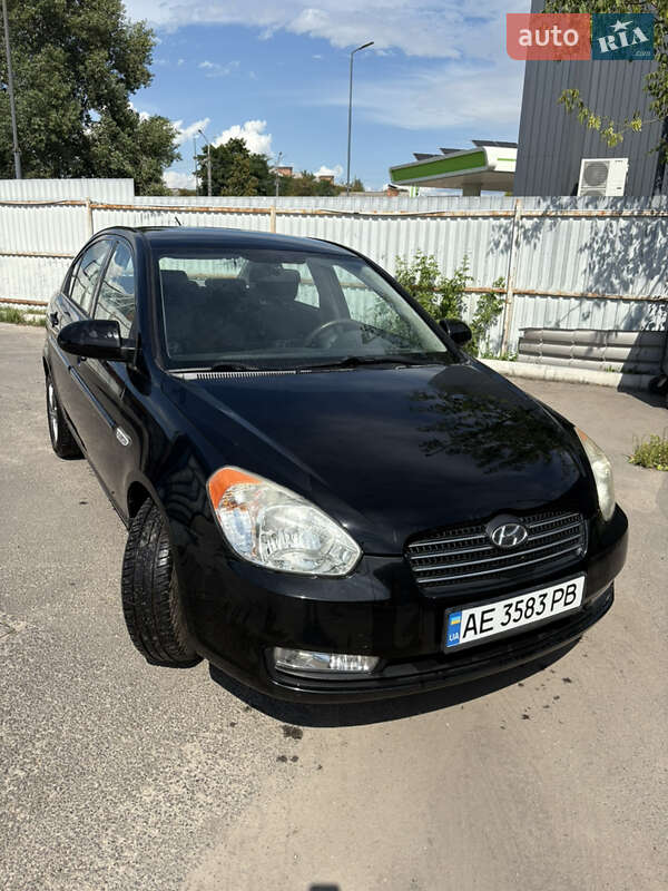 Hyundai Accent (2008)