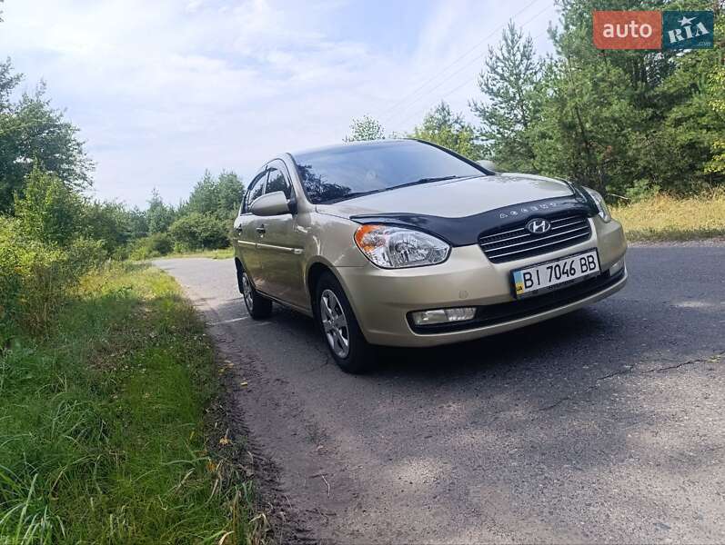 Hyundai Accent (2008)