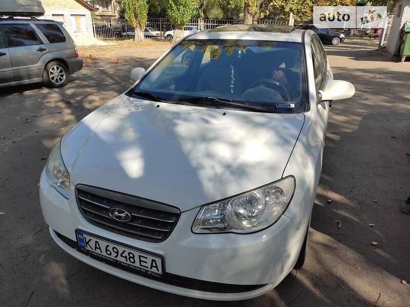 Hyundai Avante (2008)