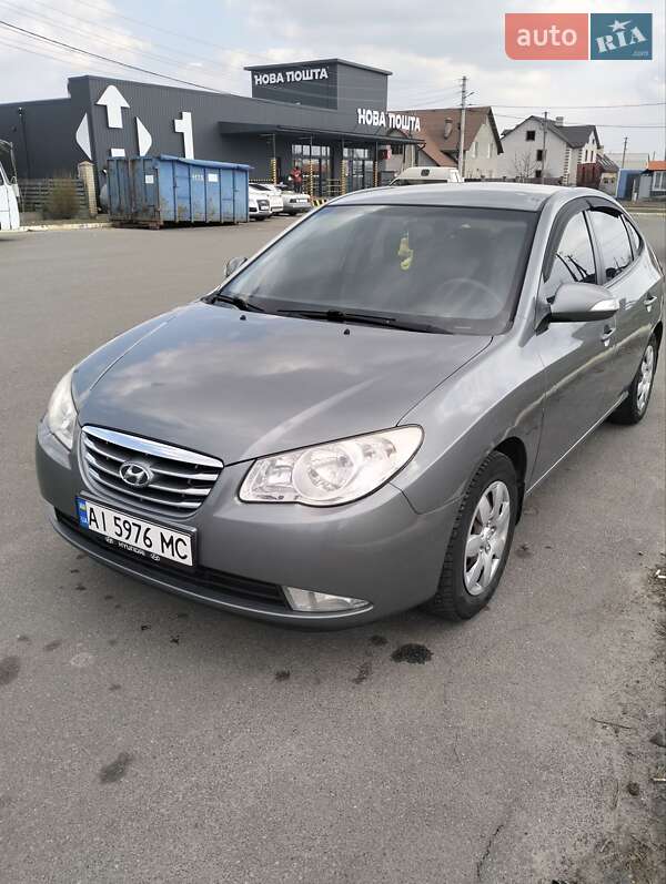 Hyundai Elantra (2010)