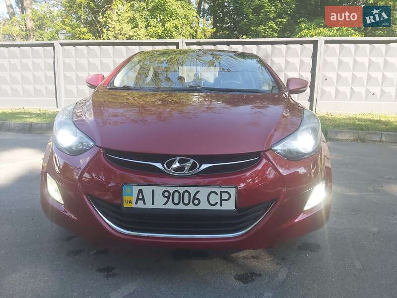 Hyundai Elantra (2011)