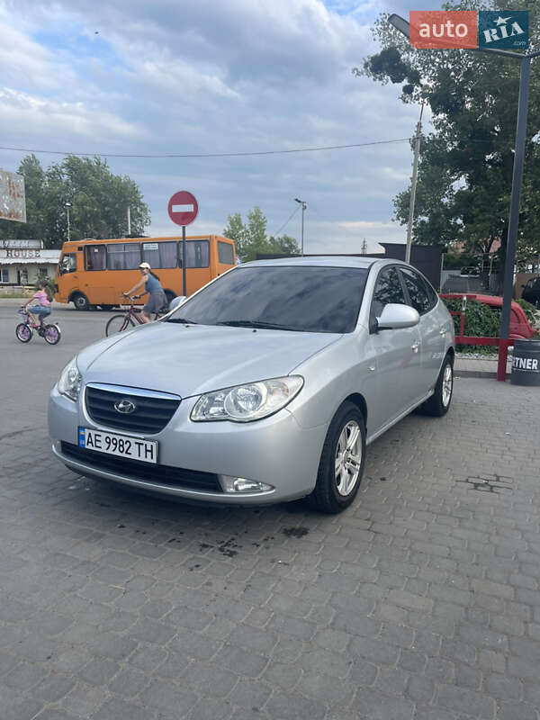 Hyundai Elantra (2007)