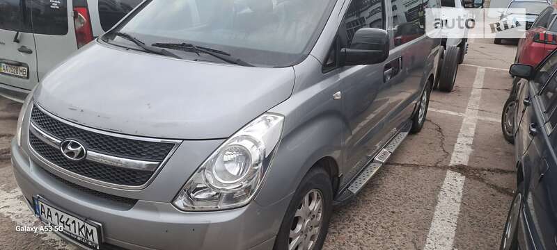 Hyundai Grand starex (2011)