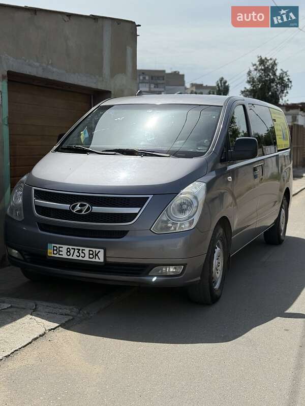 Hyundai H-1 (2011)