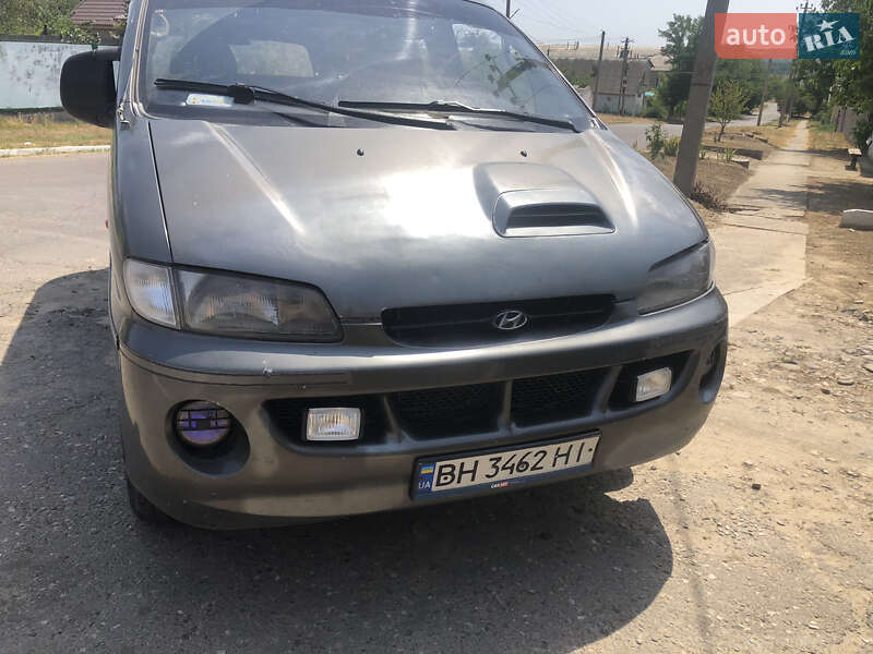 Hyundai H 200 (2000)