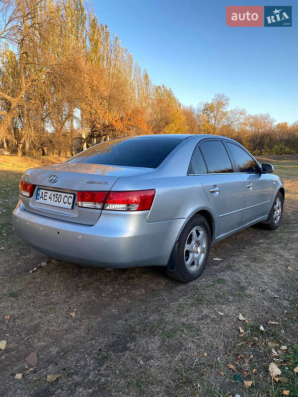 Hyundai Sonata (2005)