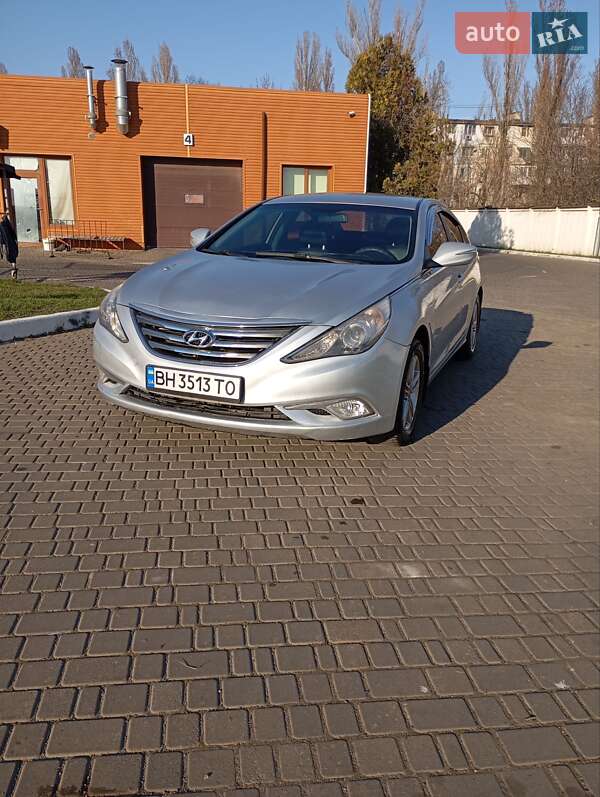 Hyundai Sonata (2013)