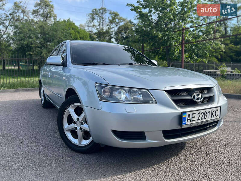 Hyundai Sonata (2005)