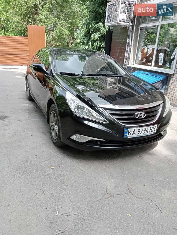 Hyundai Sonata (2013)