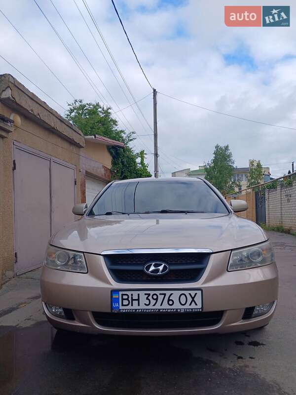 Hyundai Sonata (2005)