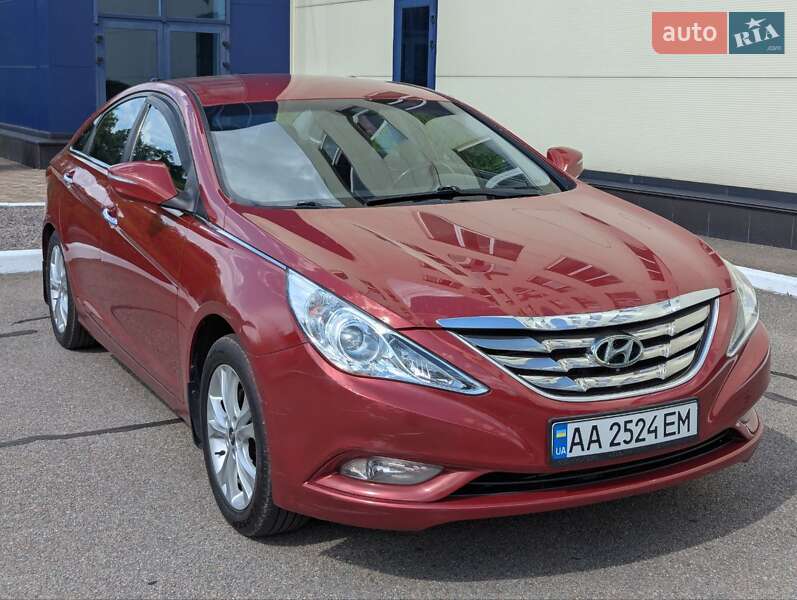 Hyundai Sonata (2011)