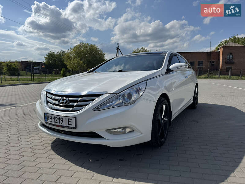 Hyundai Sonata (2011)