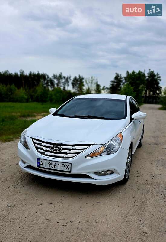 Hyundai Sonata (2012)