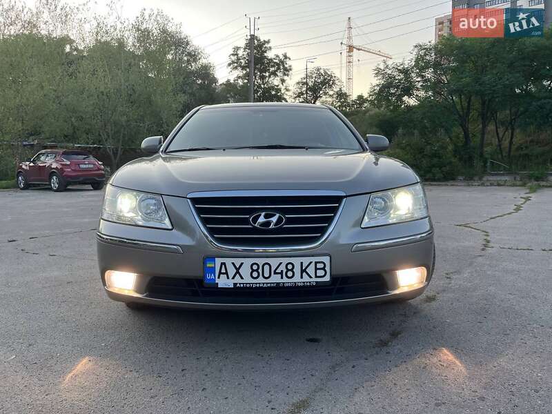 Hyundai Sonata (2009)