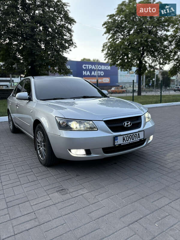 Hyundai Sonata (2005)