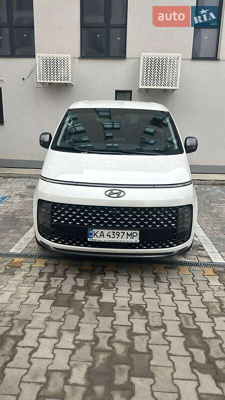 Hyundai Staria (2022)