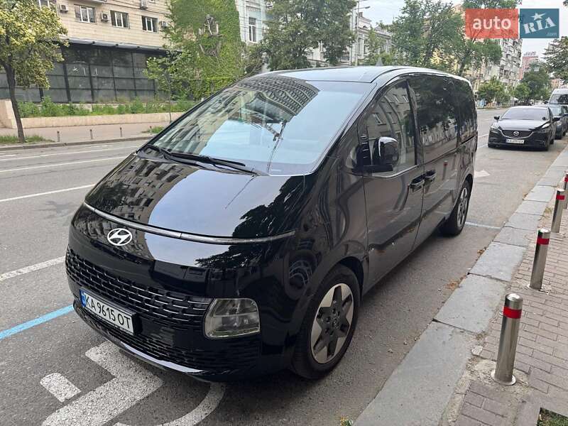 Hyundai Staria (2024)