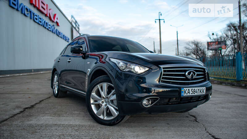 Infiniti Fx30d (2012)