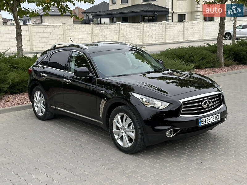 Infiniti Fx30d (2012)