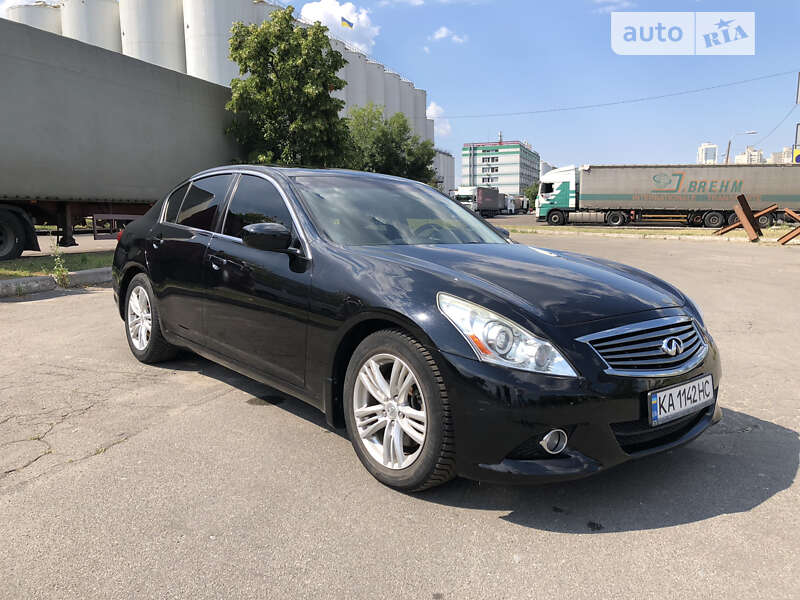 Infiniti G25 (2011)