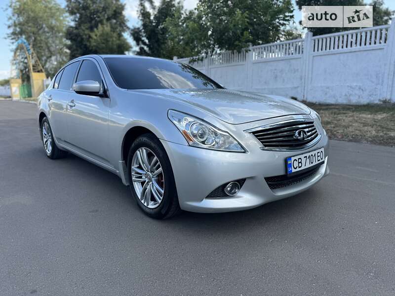 Infiniti G25 (2012)