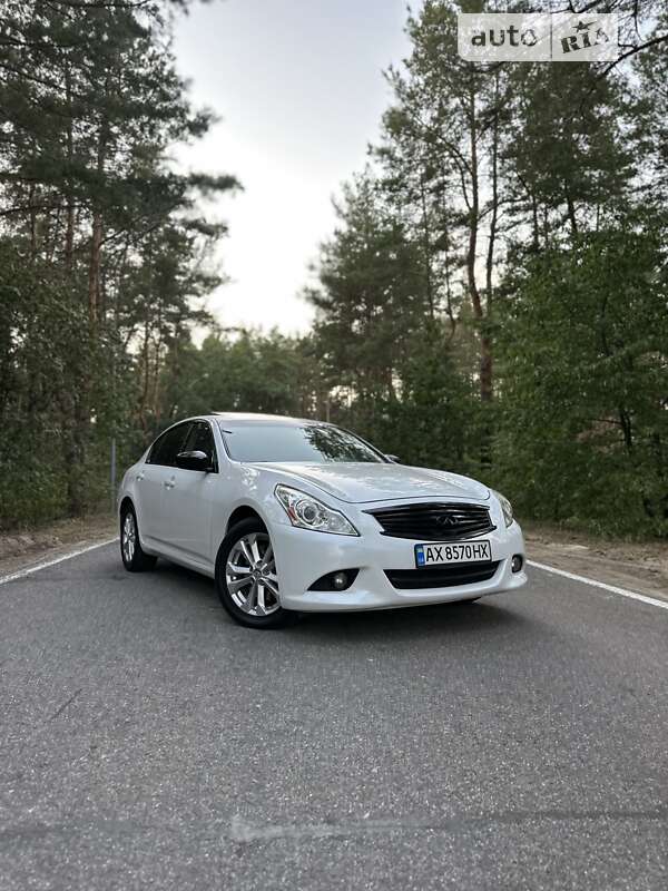 Infiniti G25 (2011)