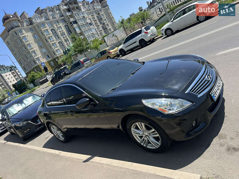 Infiniti G25 (2012)