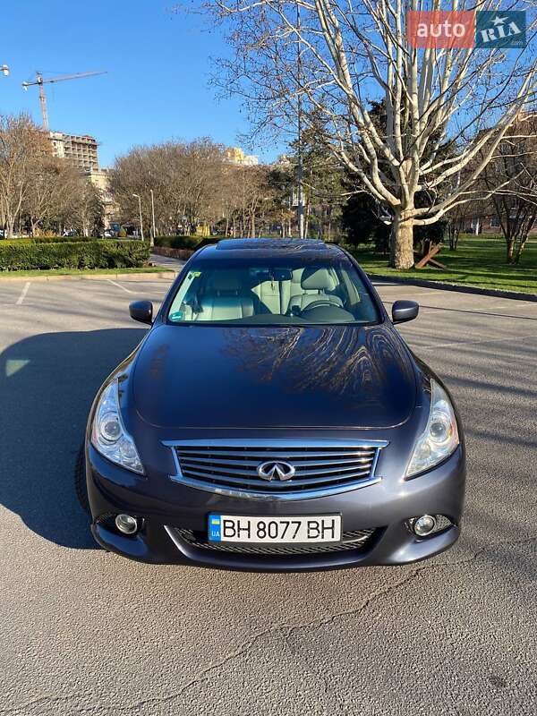 Infiniti G25 (2011)