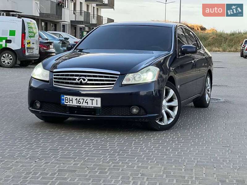 Infiniti M35 (2005)