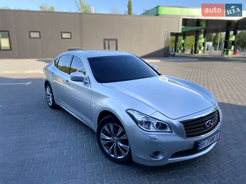 Infiniti M37 (2012)