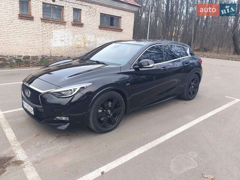 Infiniti Q30 (2016)