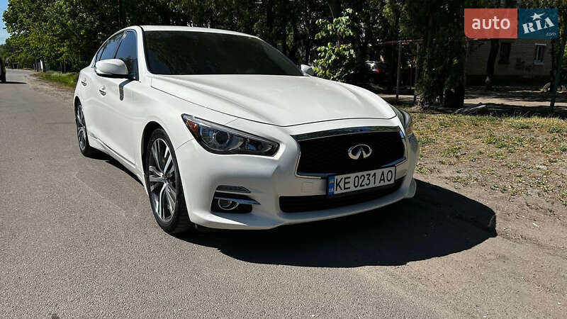 Infiniti Q50 (2015)
