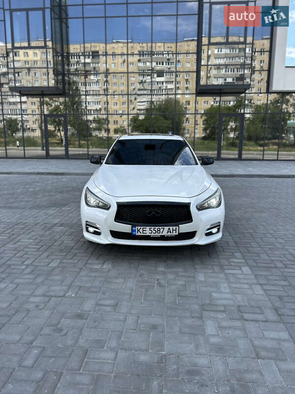 Infiniti Q50 (2015)