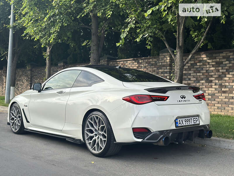 Infiniti Q60 (2017)