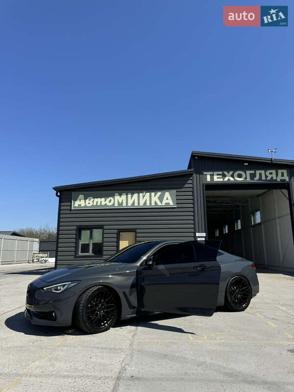 Infiniti Q60 (2017)