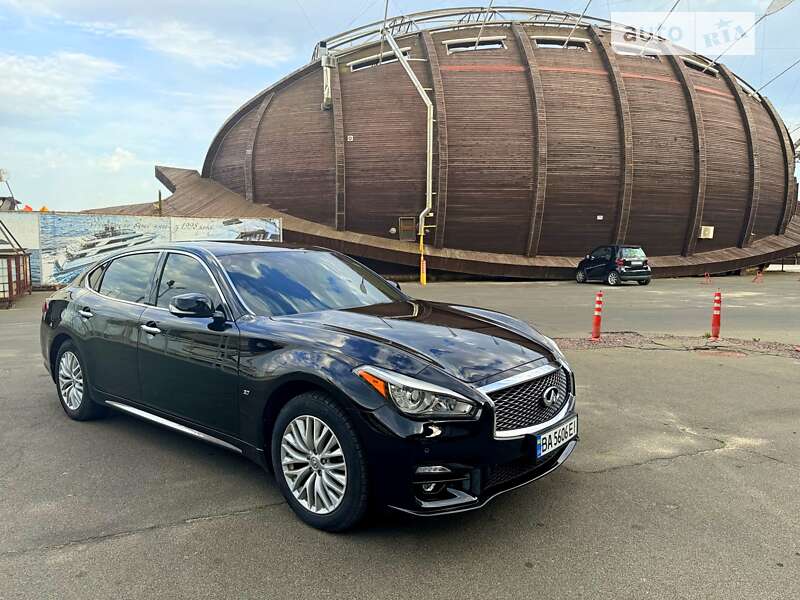 Infiniti Q70 (2014)