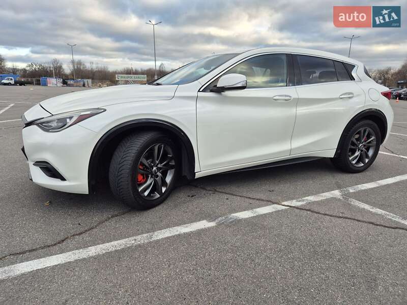 Infiniti Qx30 (2017)