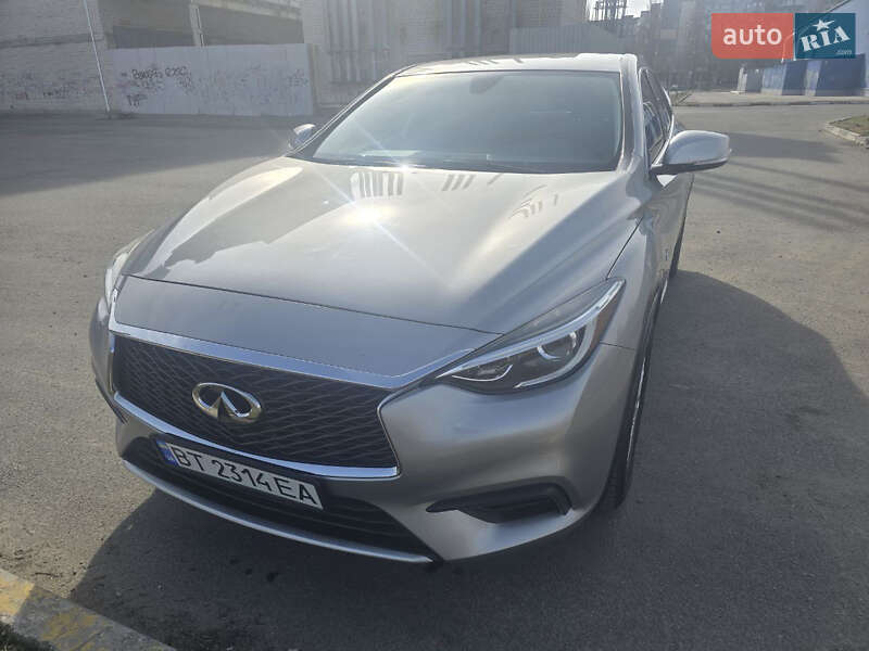 Infiniti Qx30 (2016)