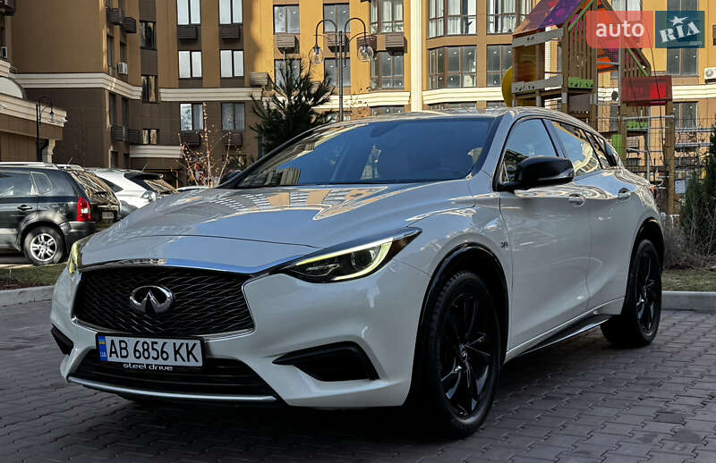 Infiniti Qx30 (2017)