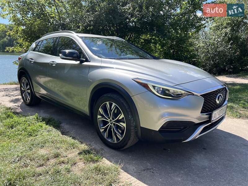 Infiniti Qx30 (2016)